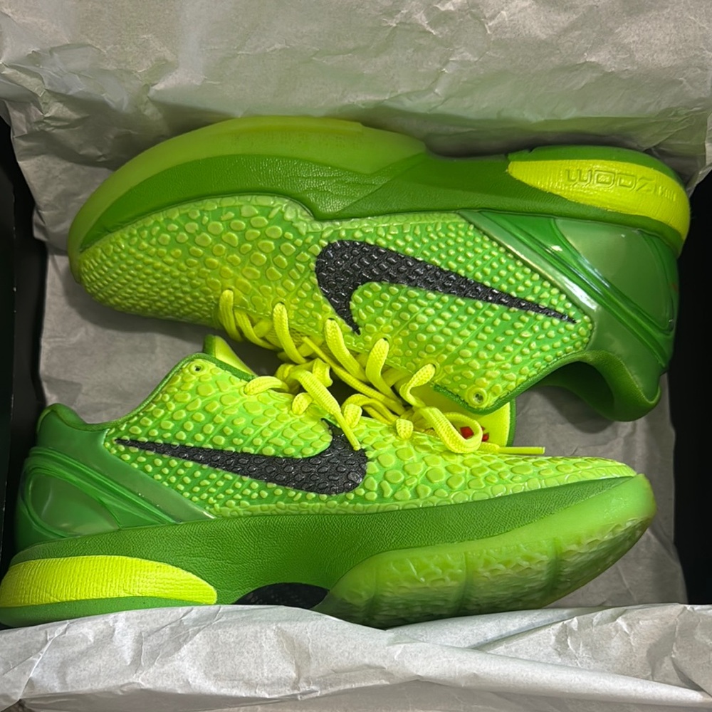 Kobe Zoom 6 Protro Grinch 2020 AUTHENTICATED by flight club